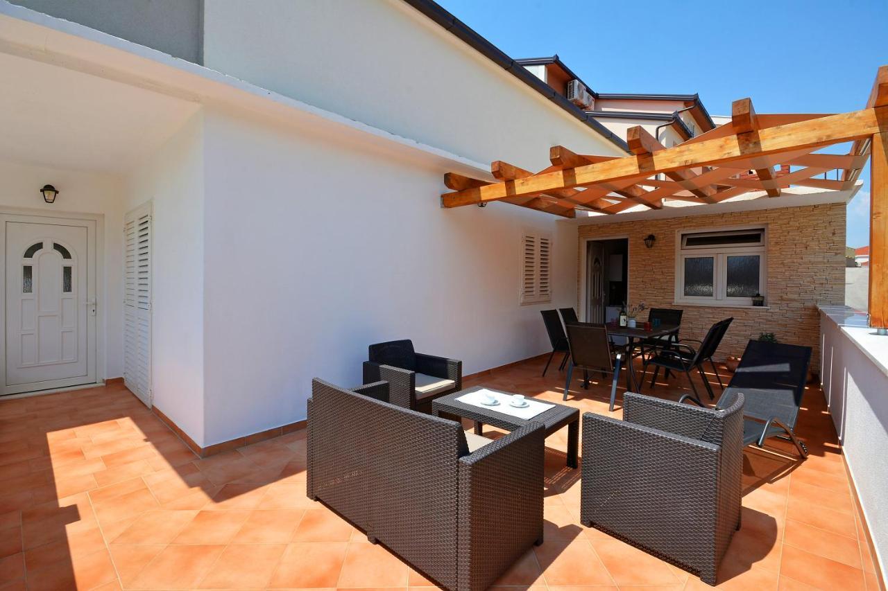 Apartment Wild Rose Podstrana Exterior foto