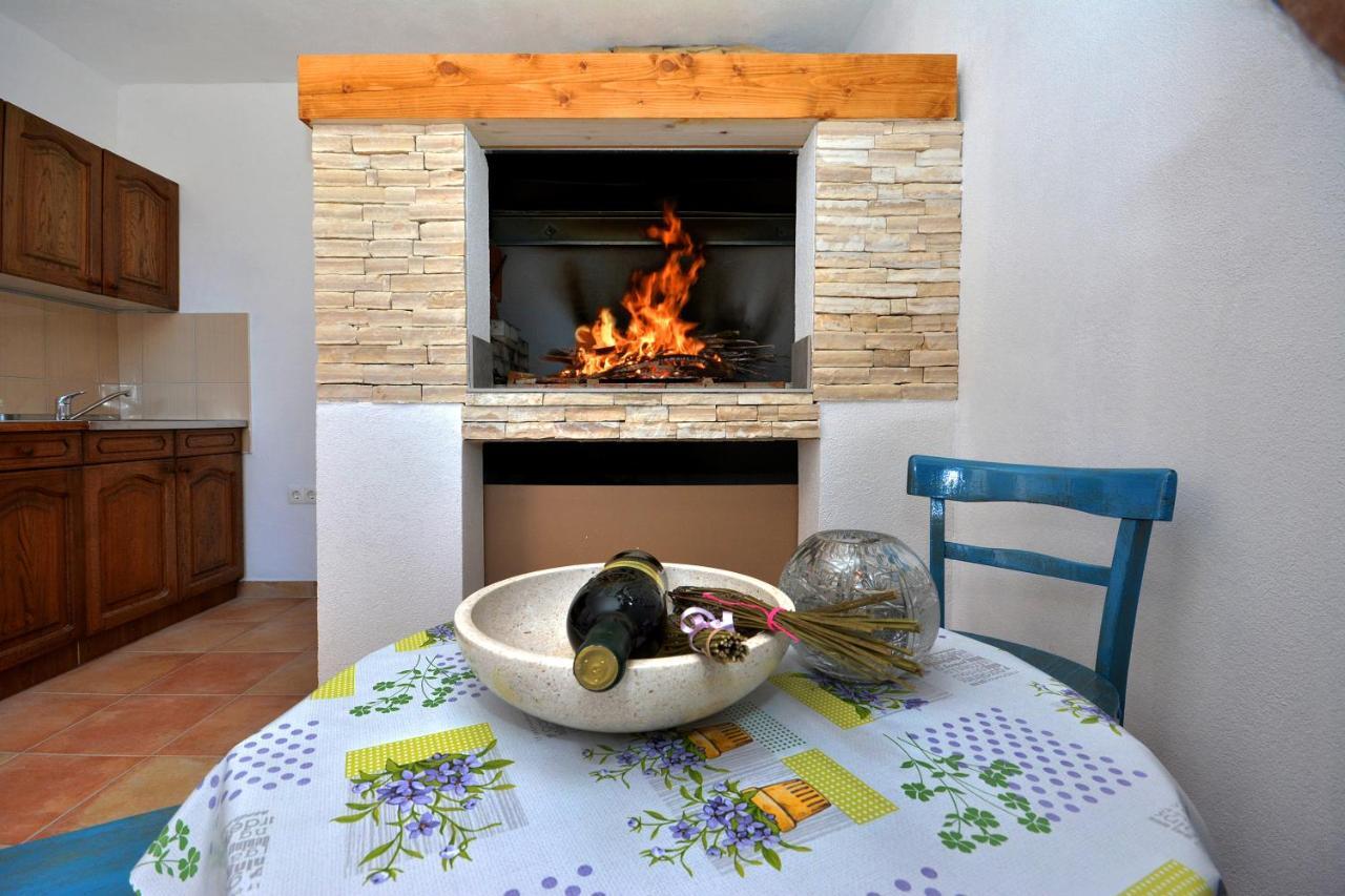 Apartment Wild Rose Podstrana Exterior foto