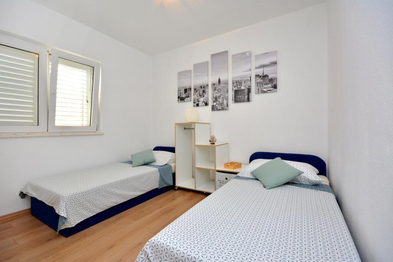 Apartment Wild Rose Podstrana Exterior foto